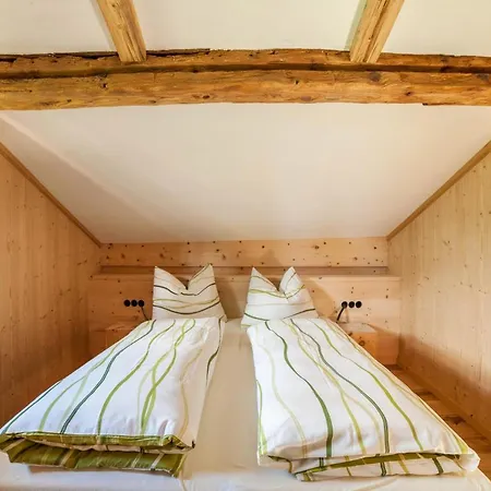 Chalet Schnitzers Ferienheisl San Leonardo in Passiria